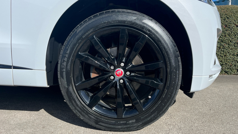 Jaguar F-Pace 2.0d [180] Chequered Flag 5dr Auto AWD Diesel Estate